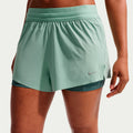Swift 2in1  Laufshorts Damen - hellgrün, silber