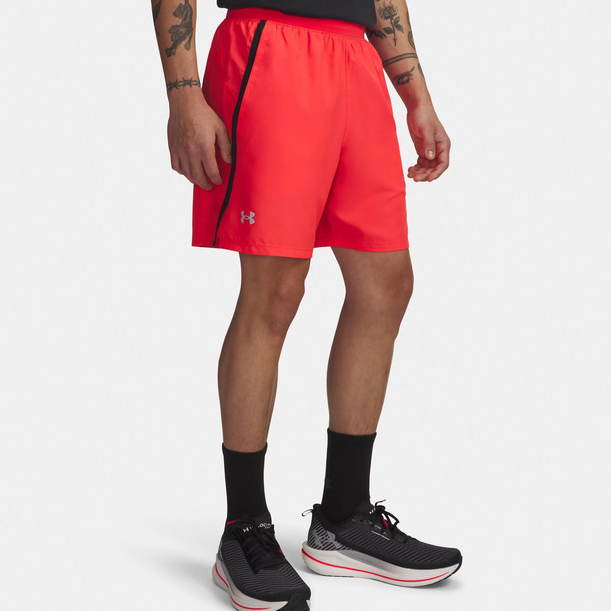 Under Armour Launch 7in  Laufshorts Herren - rot, schwarz