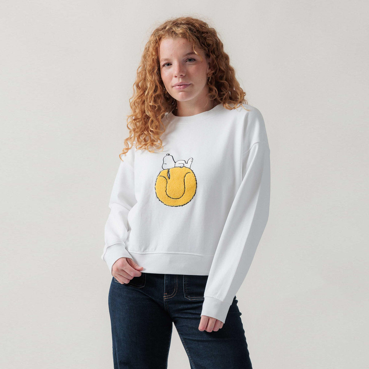 Lobster & Lemonade Snoopy Tennisball – '90 Short Sweatshirt Unisex - weiß